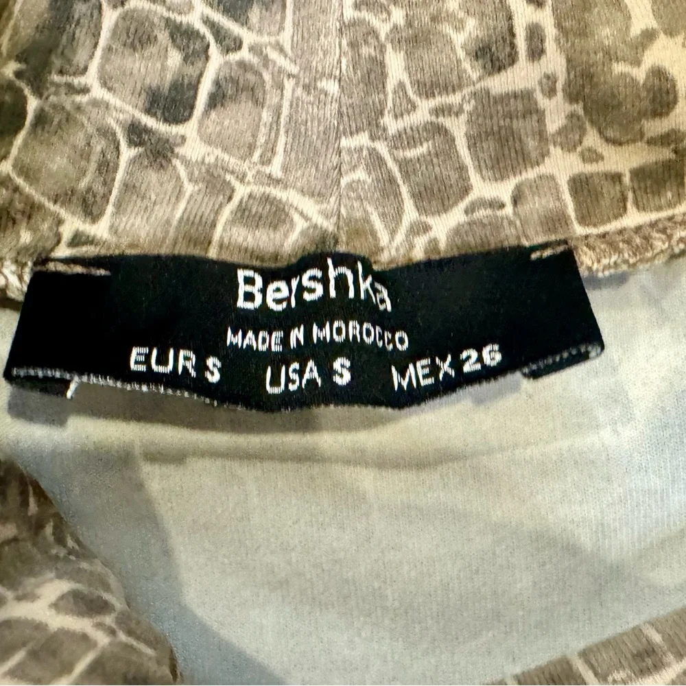Berksha Long Sleeve Snakeskin Print Top Small - Picture 5 of 6